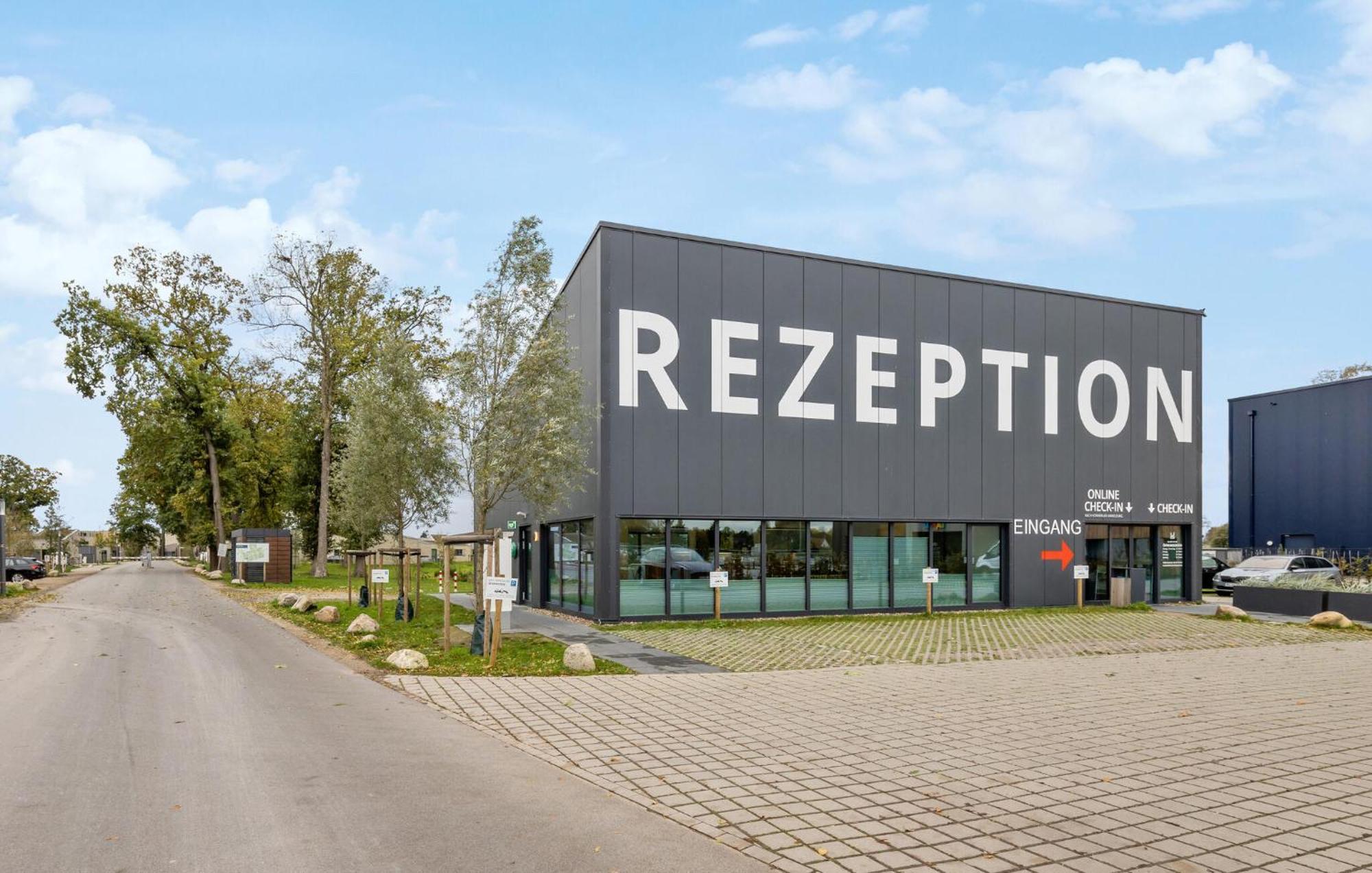 Beautiful Home In Lembruch-Duemmer See With Wifi Exterior photo